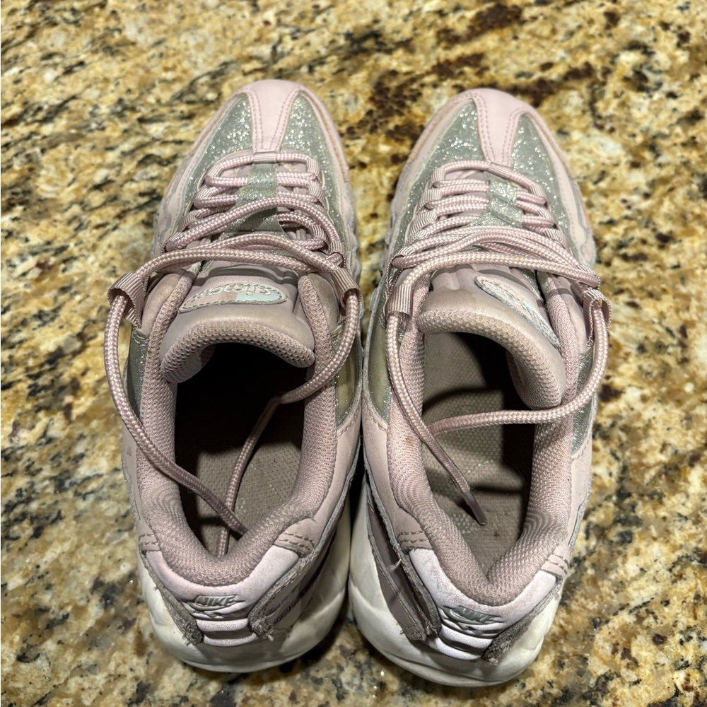 Nike Women's Air Max 95 in Light Pink size 7.5 women’s - Picture 8 of 9